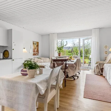 Ferienhaus 1 Bedroom Cozy In