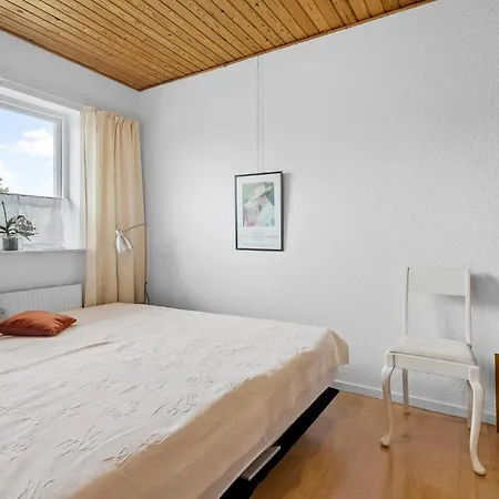 1 Bedroom Cozy In Holiday home